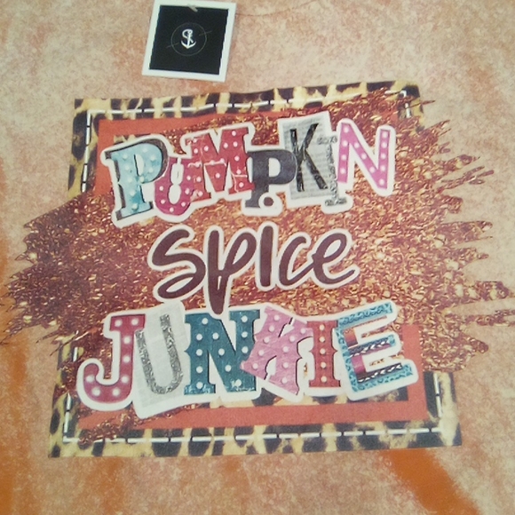 Pumpkin Spice Lovers Tee NWT - Picture 9 of 9